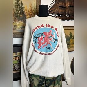 Vintage "Around The Bay 30k" 1988 Hamilton, Canada Crewneck Sweatshirt Size XL